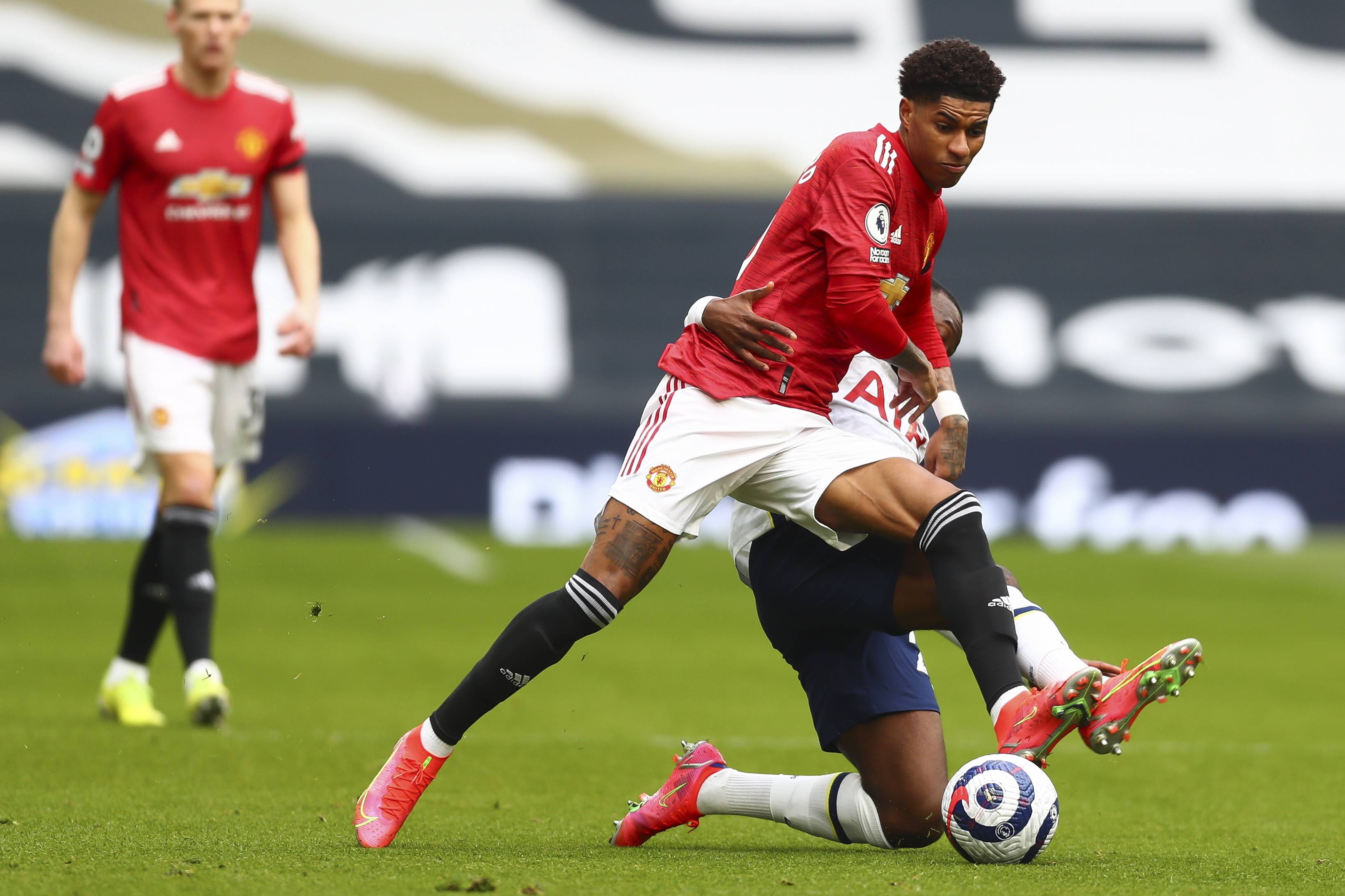 游客实行临 游客实行临